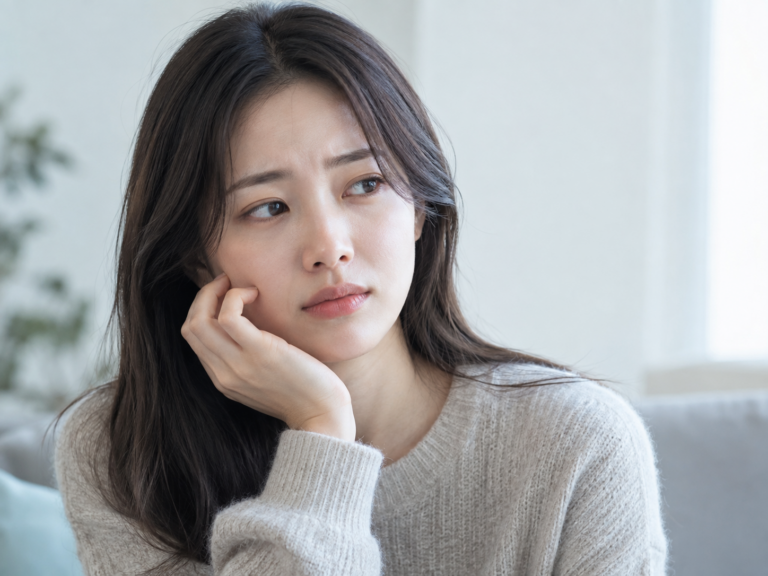 치과 치료가 무서워 망설이는 20대 여성